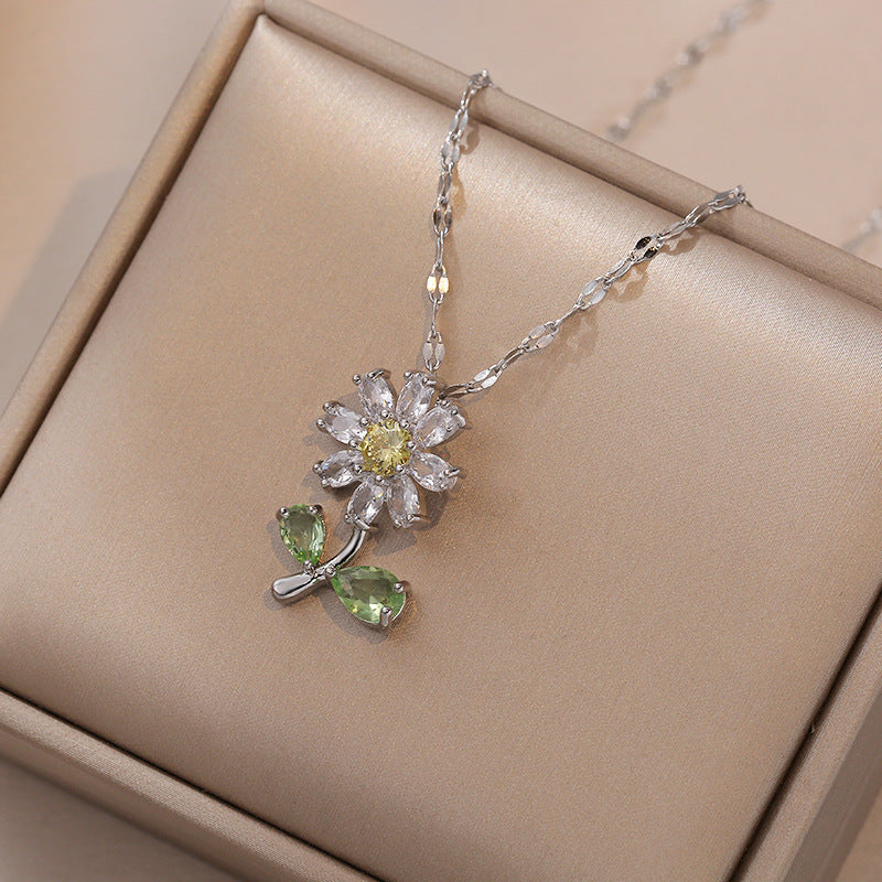 Blingy Flower Necklace