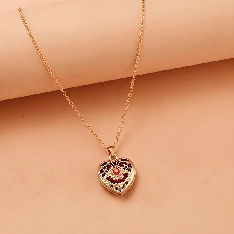 Gold Tone Heart and Flower Pendant Short Necklace