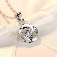 Simple flower shaped short necklace with rhinestone.